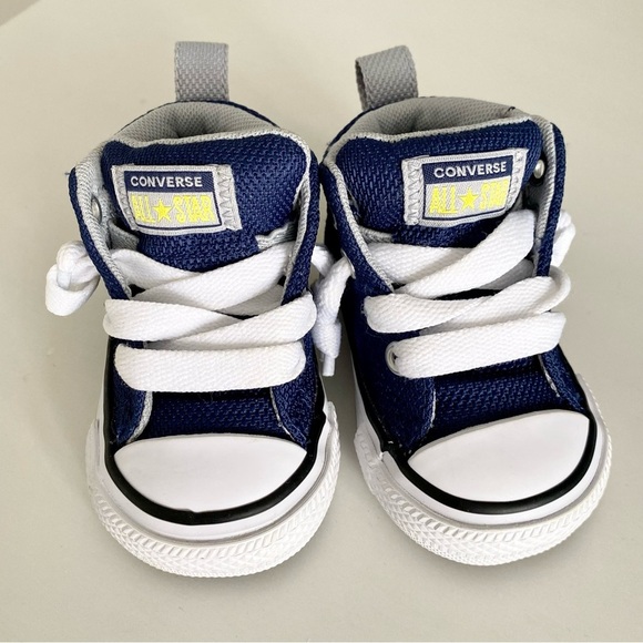 Converse NWOT All Star Infant Chuck Taylor Size 2 - Picture 3 of 5